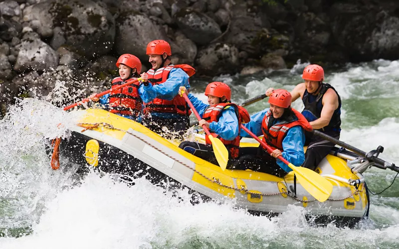 The current takes the lead rafting in Val di Sole: a really different Easter to usual