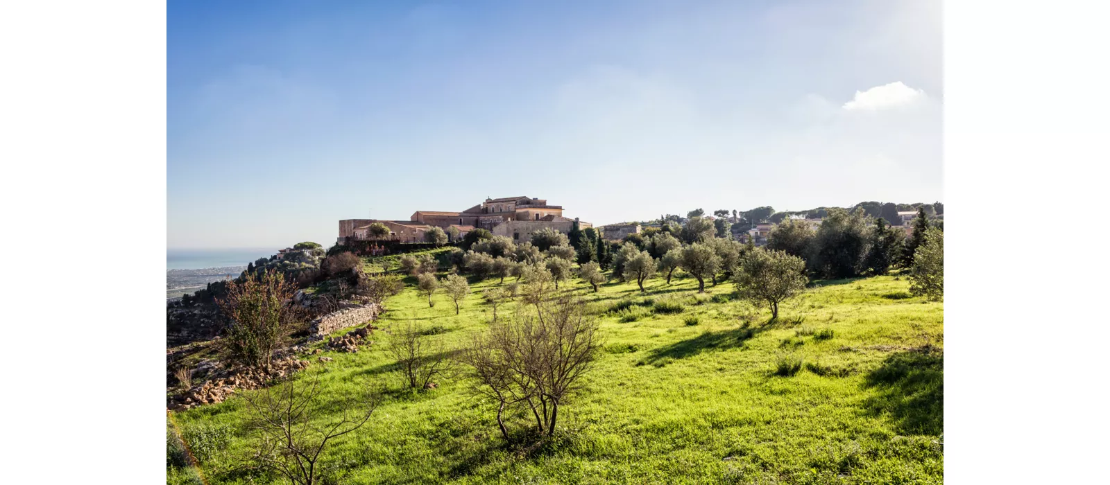 Sardinia: A Beautiful Island in The Mediterranean Sea Photography Coffee  Table Book of Italy, Amazing Pictures for Relaxing & Meditation, for Travel  