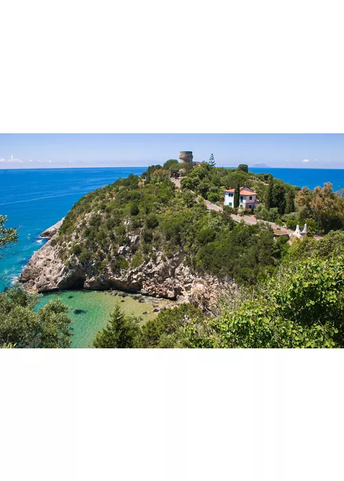 Desejo de relaxamento, praias e belezas arqueológicas na Riviera de Ulisses