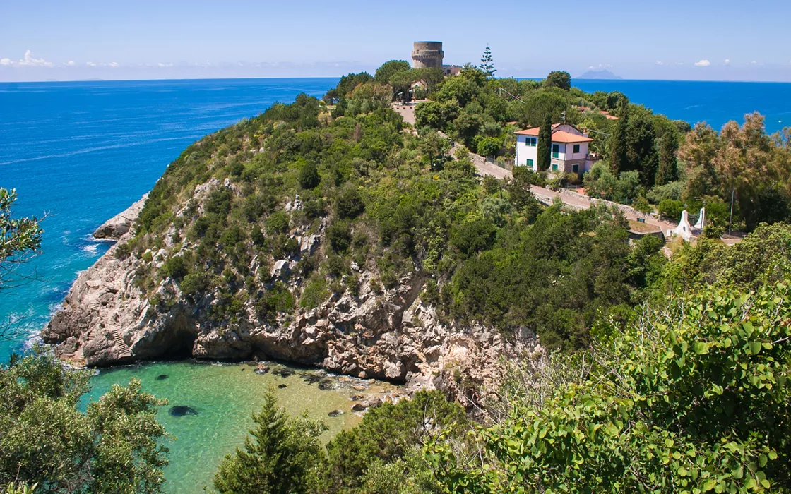 Voglia di relax, spiagge e bellezze archeologiche nella Riviera di Ulisse