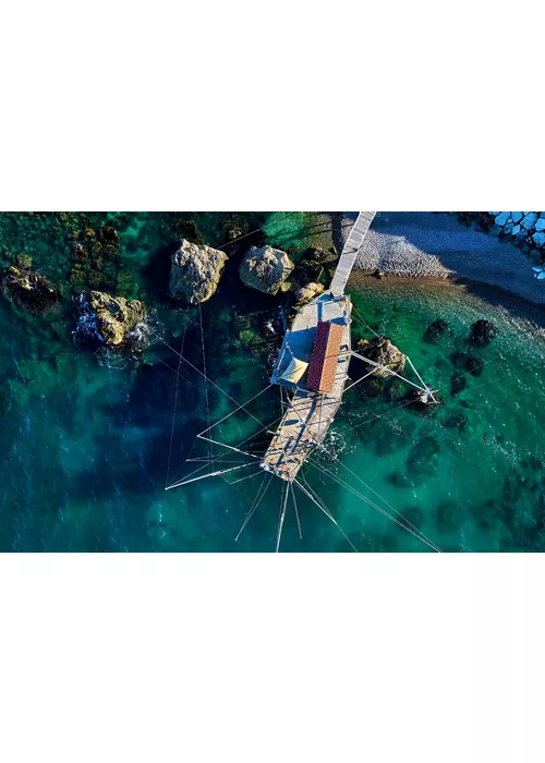 En barco para descubrir la costa de los Trabocchi entre los Abruzos y las Marcas