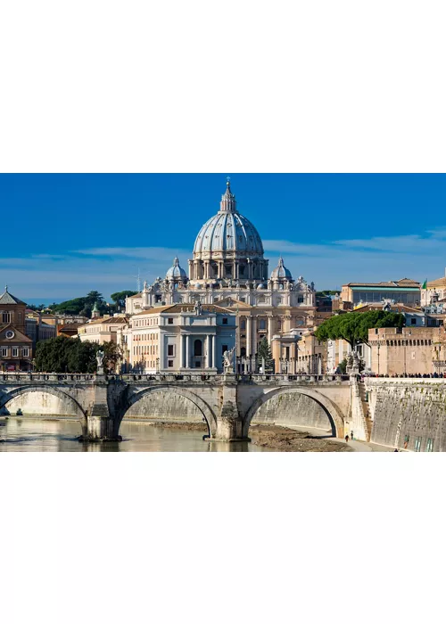 Vista de la Basílica de San Pedro en Roma