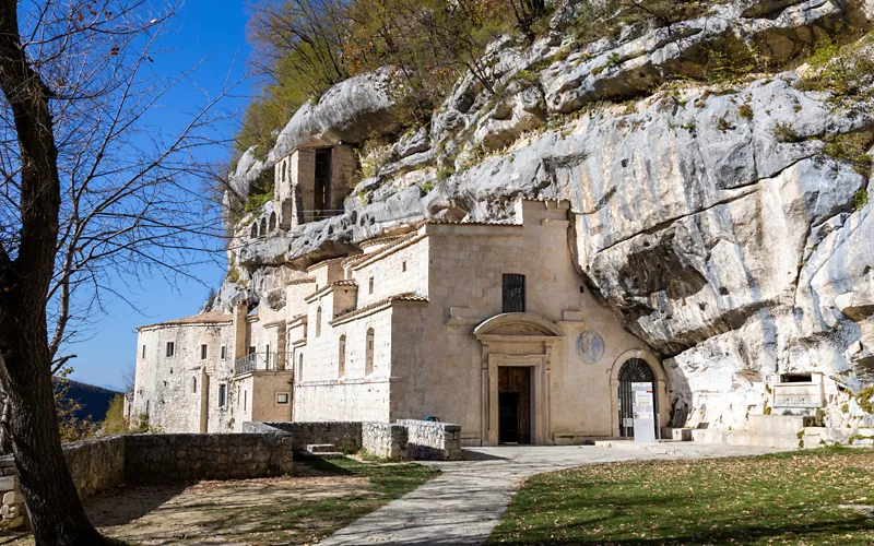 The magic of the hermitage of Santo Spirito a Majella