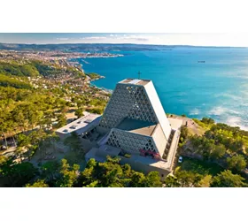 Il Santuario del Monte Grisa a Trieste, simbolo di pace e amicizia fra Occidente e Oriente