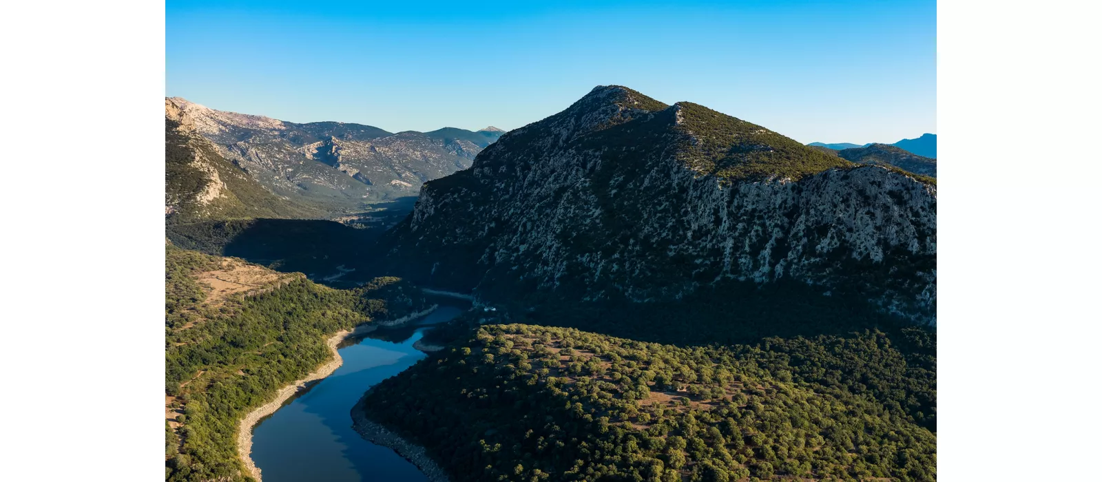 Attraversare la Barbagia pedalando: un itinerario da Nuoro a Mamoiada