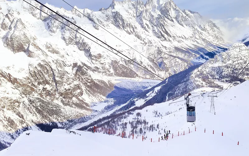 skiing courmayeur