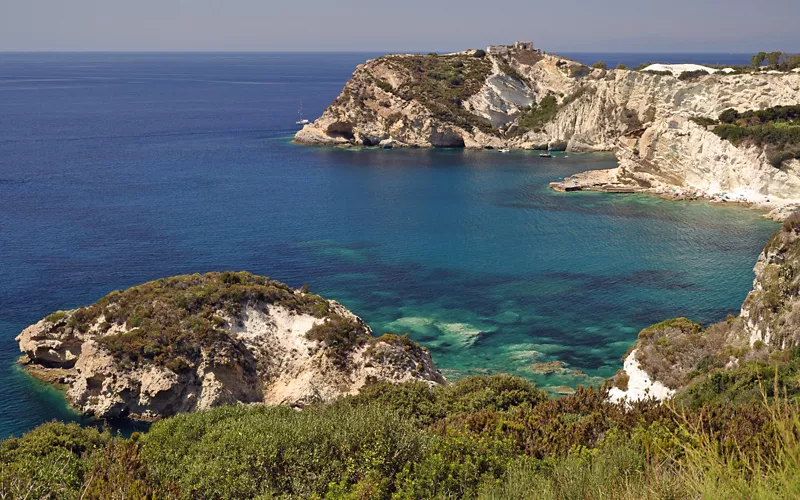 Lassen Sie sich den Scoglio della Tartaruga (Schildkrötenfelsen) nicht entgehen!