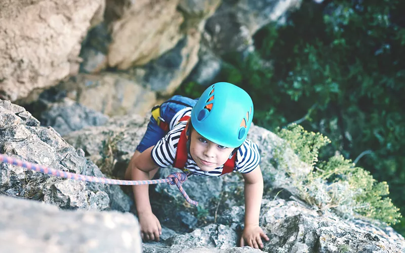 Parque infantil y escalada para los más pequeños 