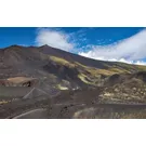 Scalare un vulcano attivo in bicicletta: un itinerario a pedali sull’Etna