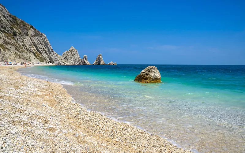 Playa de las dos hermanas 