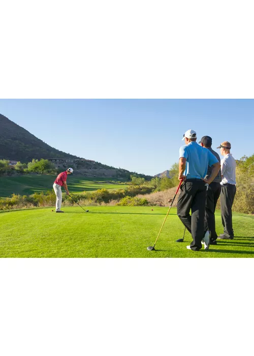 Sports for corporate team building: why golf is the best choice