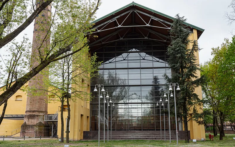 Comece pela estátua de Toscanini