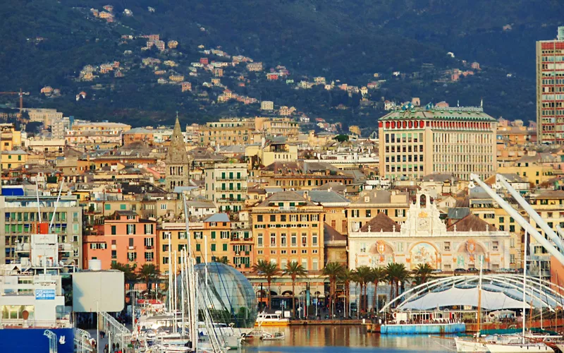 Genoa: discovering the city of caruggi 