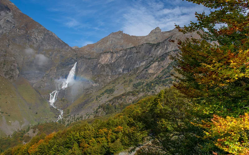 between lakes torrents and serio waterfalls