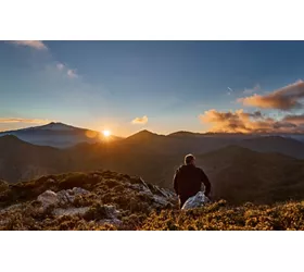 Il tramonto è il miglior momento per visitare il parco dell'Etna e sentire il cuore del vulcano
