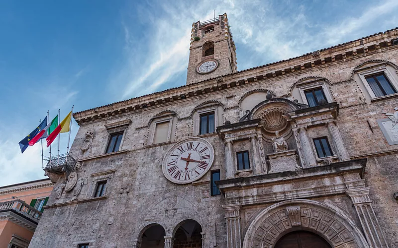 The travertine town of Ascoli Piceno