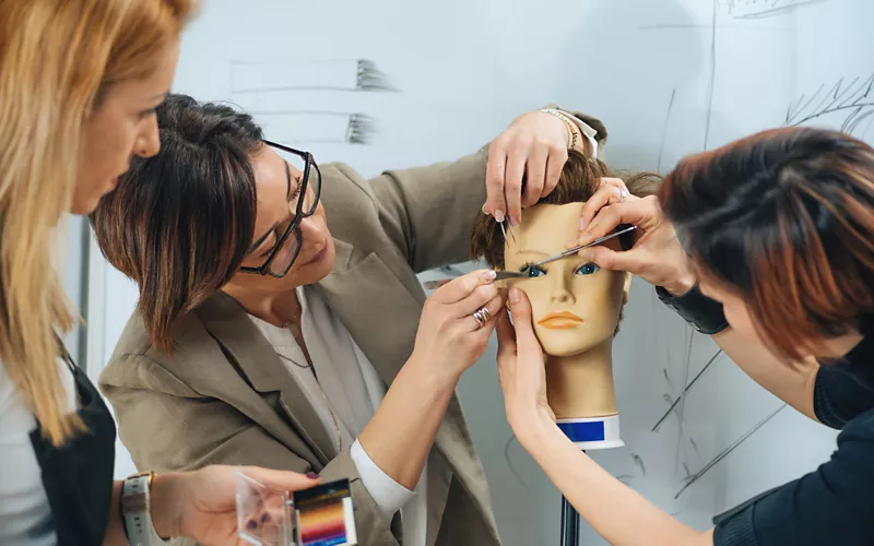 maquillaje en bolonia