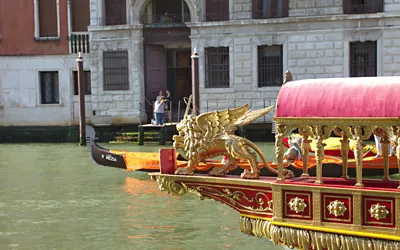 Tutti gli spot più esclusivi dove vedere la Regata Storica di Venezia