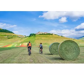 Umbría, pedaleando hacia Nursia: de Preci a Castelluccio