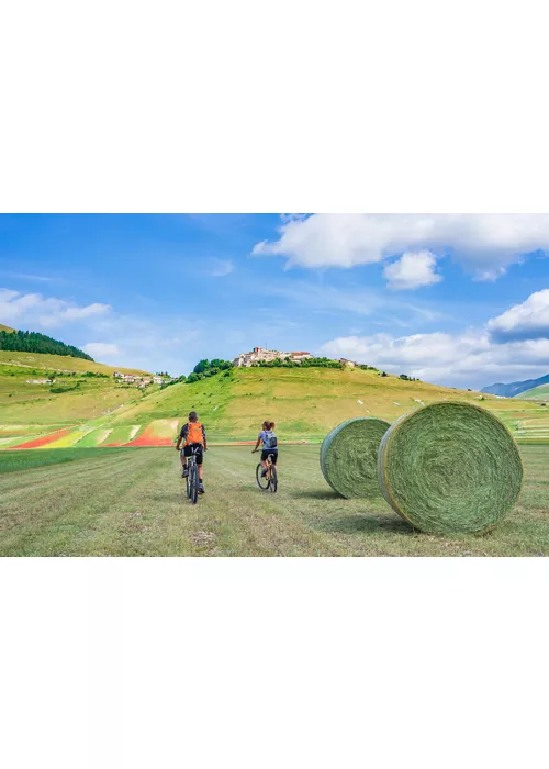 Umbría, pedaleando hacia Nursia: de Preci a Castelluccio