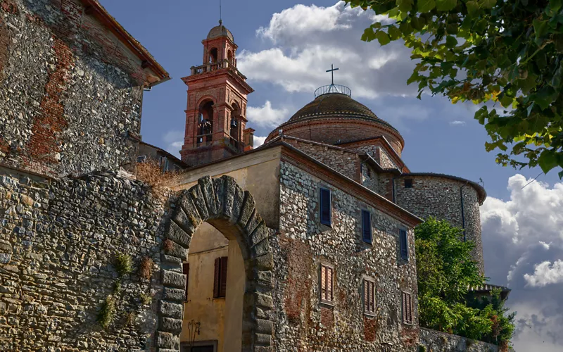 un borgo stile architettonico castiglione del lago