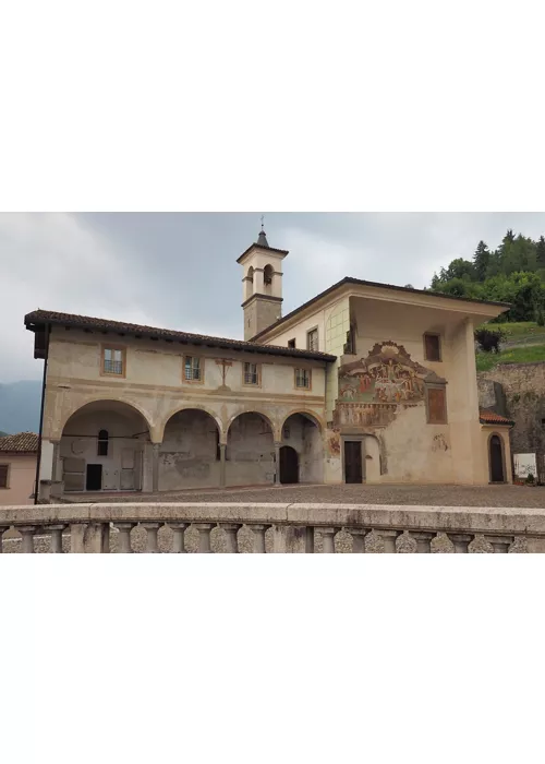 A painted itinerary, in Clusone, between history, art and time