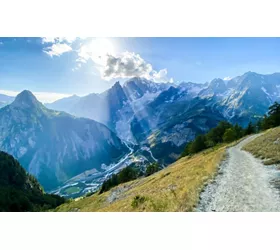 Innamorarsi della Valle d’Aosta in bicicletta: un itinerario da Morgex a Courmayeur