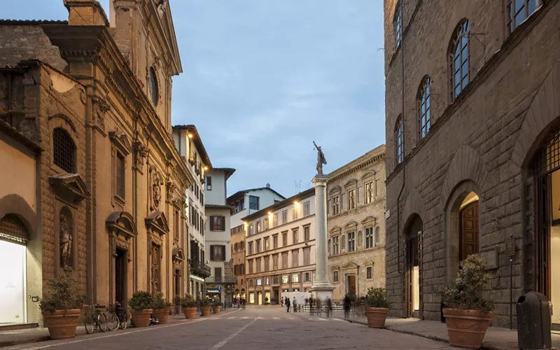 Open-air showcase of Italian and international fashion