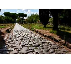 La antigua Vía Apia entre arqueología, fe y naturaleza