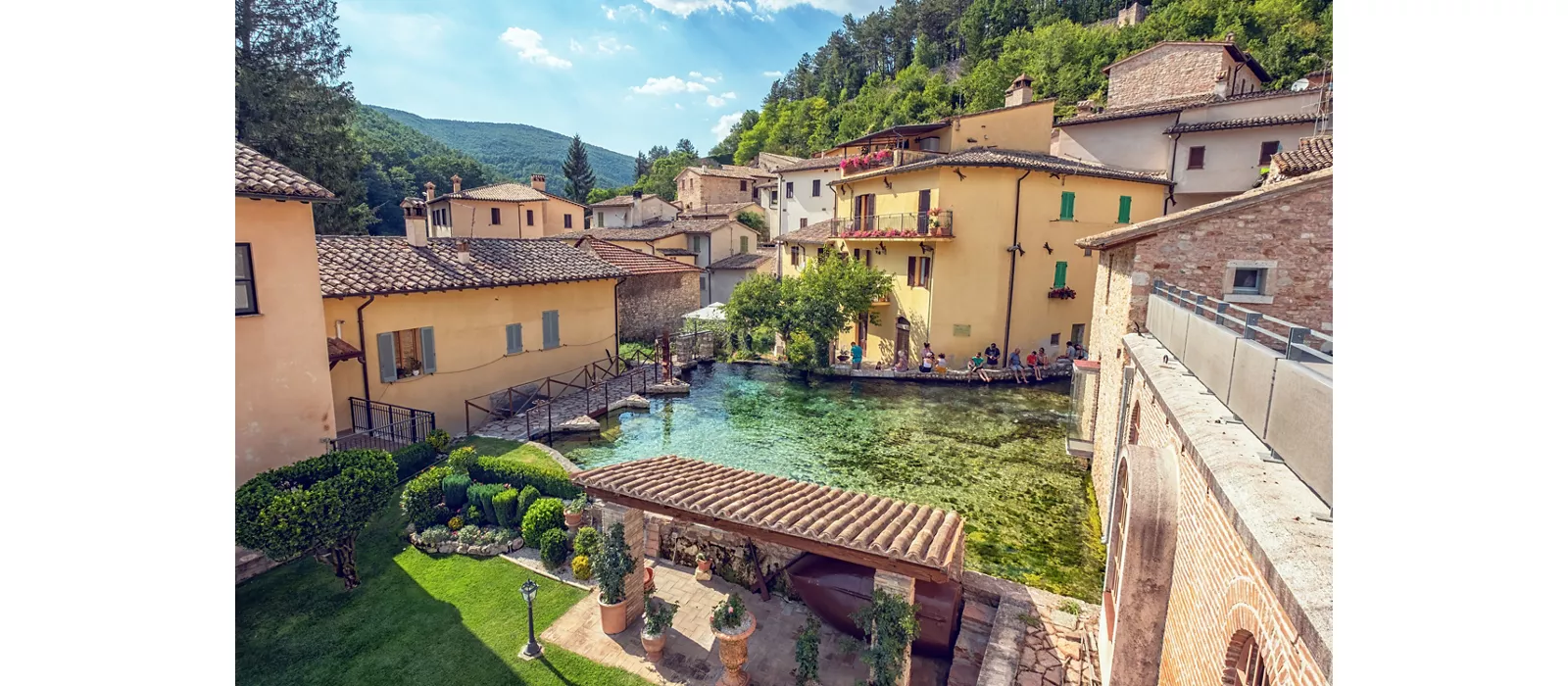 Discover Rasiglia, the "Little Venice of Umbria", and its surroundings