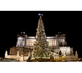 Christmas tree in front of the altare della patria