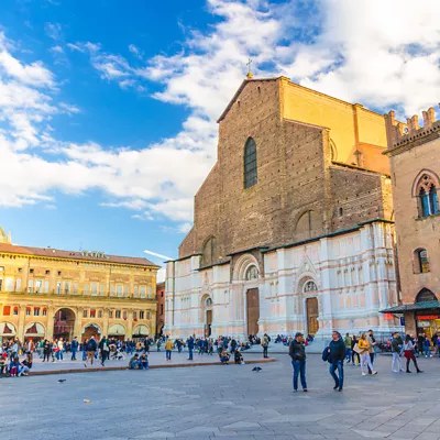 1600X1600_bologna_piazza_maggiore