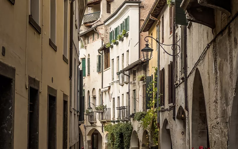 The_romantic_streets_of_Asolo