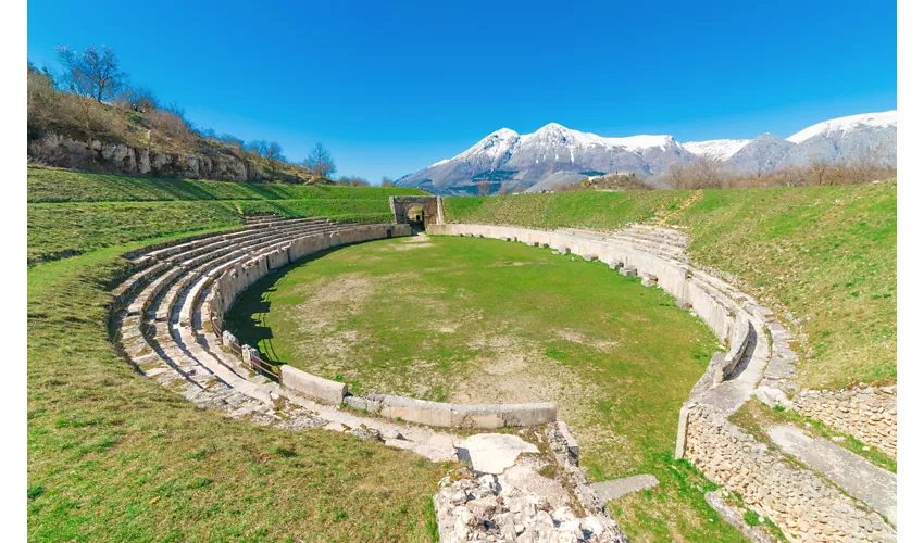 Anfiteatro di Alba Fucens Italia.it