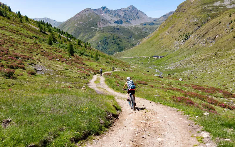 ten bike routes lombardy sondrio sentiero valtellina