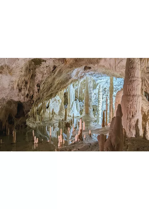 Explorer Genga, Serra San Quirico et Sassoferrato dans les Marches centrales