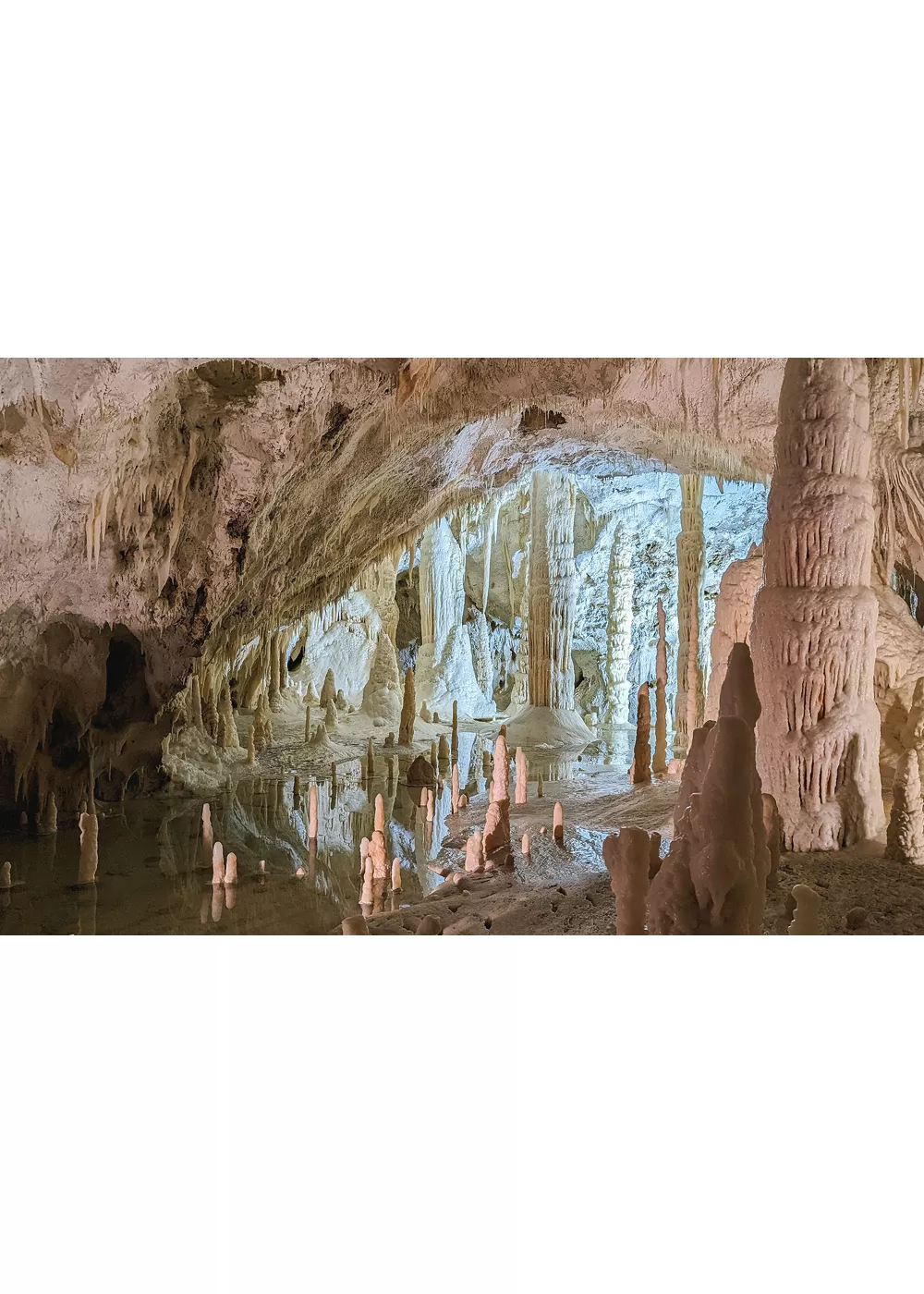 Esplorare Genga, Serra San Quirico e Sassoferrato nelle Marche centrali