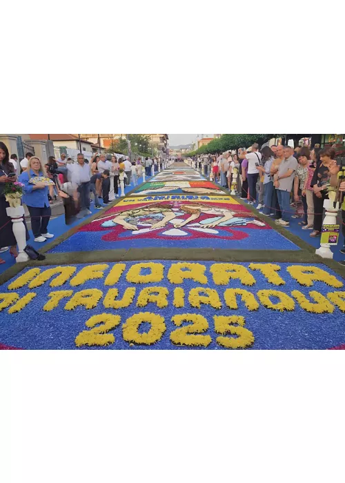 Infiorata di Taurinova