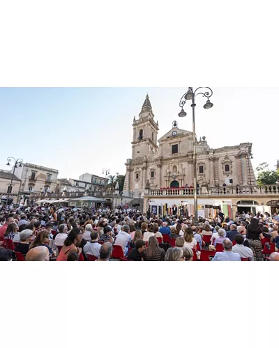 A TUTTO VOLUME – A CELEBRATION  OF BOOKS IN RAGUSA