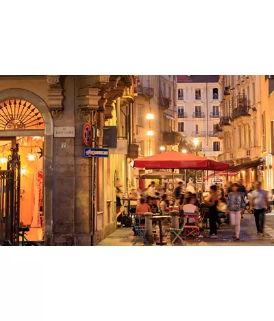 Em Turim, na cidade onde nasceram lanches, aperitivos e iguarias lendárias