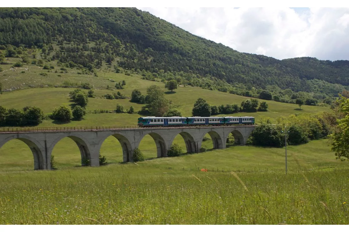 Transiberiana d'Italia — Il treno storico attraverso l'Appennino