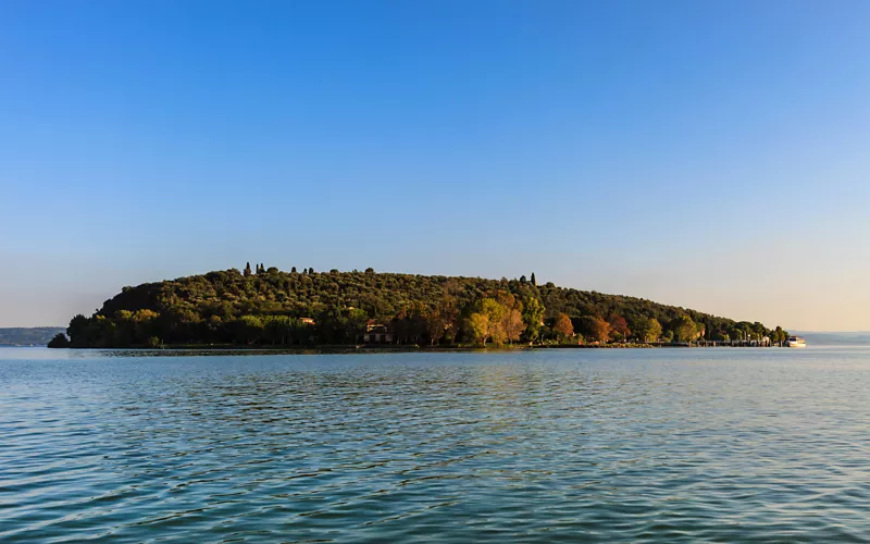 À bord d'un bateau pour les îles du lac Trasimène.