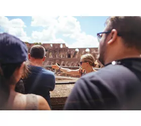 Coliseo, Arena, Foro Romano y monte Palatino + Tour guiado grupos pequeños