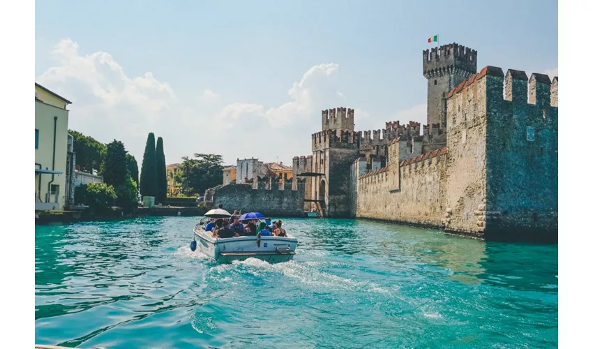 Sirmione: Visita a pie + Visita en barco