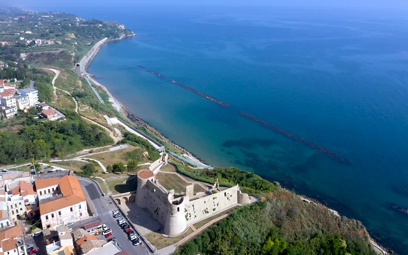 Proposte di viaggio per scoprire l’essenza dell’Italia: itinerari porto-territorio