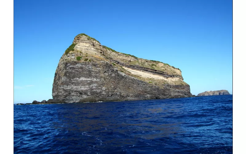 Das Wrack von Punta dell'Arco in Ventotene, tief, aber geplündert