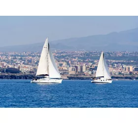 Aci Trezza: Excursión en velero desde Catania + Aperitivo