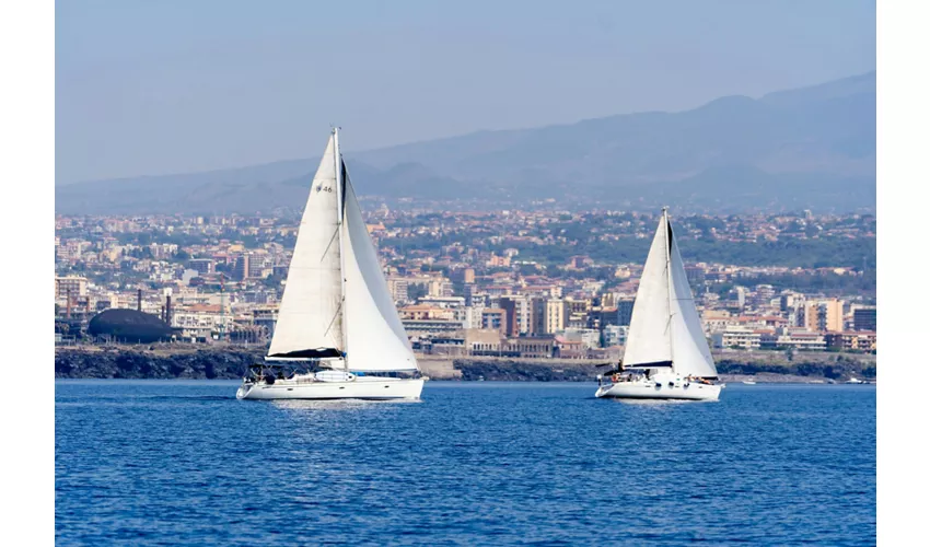 Aci Trezza: Excursión en velero desde Catania + Aperitivo