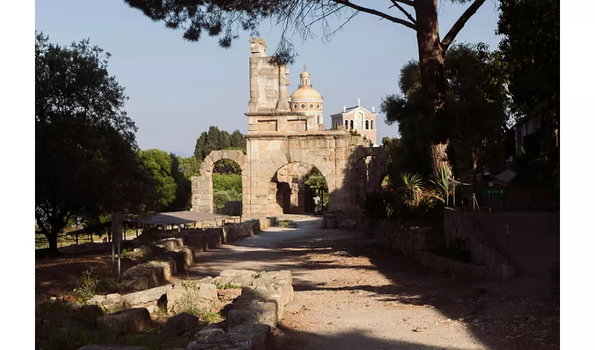 Zona arqueológica de Tíndaris y teatro antiguo