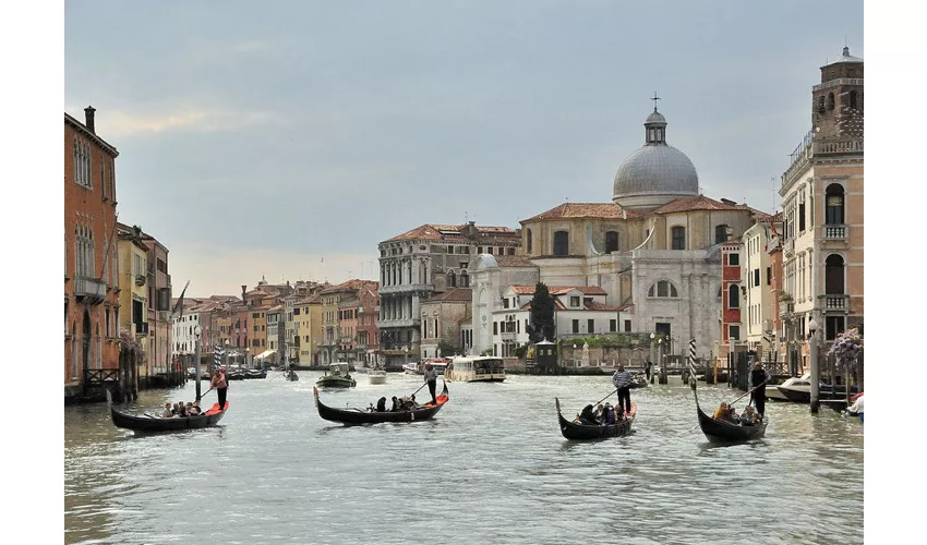 Venice: Classic Gondola Ride